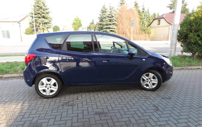 Opel Meriva cena 19900 przebieg: 140000, rok produkcji 2011 z Pruszków małe 466